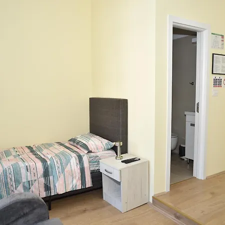 Mir And Bed & Breakfast Belgrade