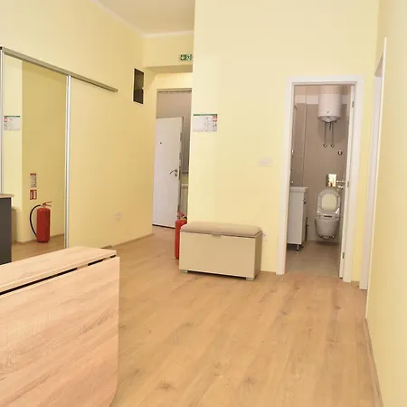 Mir And Bed & Breakfast