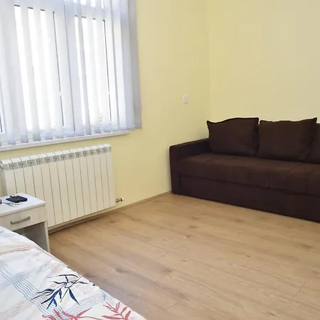 Bed & Breakfast Mir And *