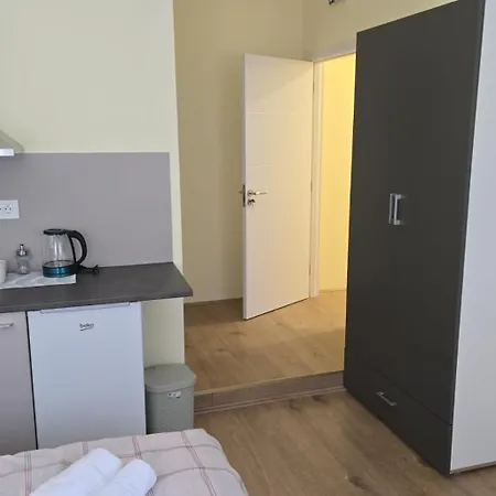 Mir And Bed & Breakfast